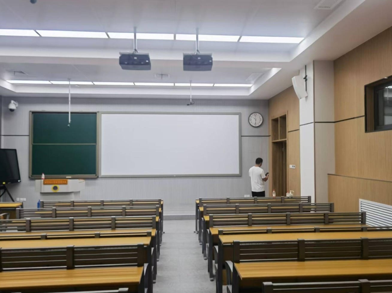 Latest company Cases about sistema multimediale per le aule universitarie